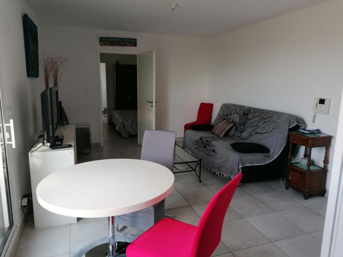 Appartement A Proximite Du Centre Et De La Plage A Meze Bagian luar foto